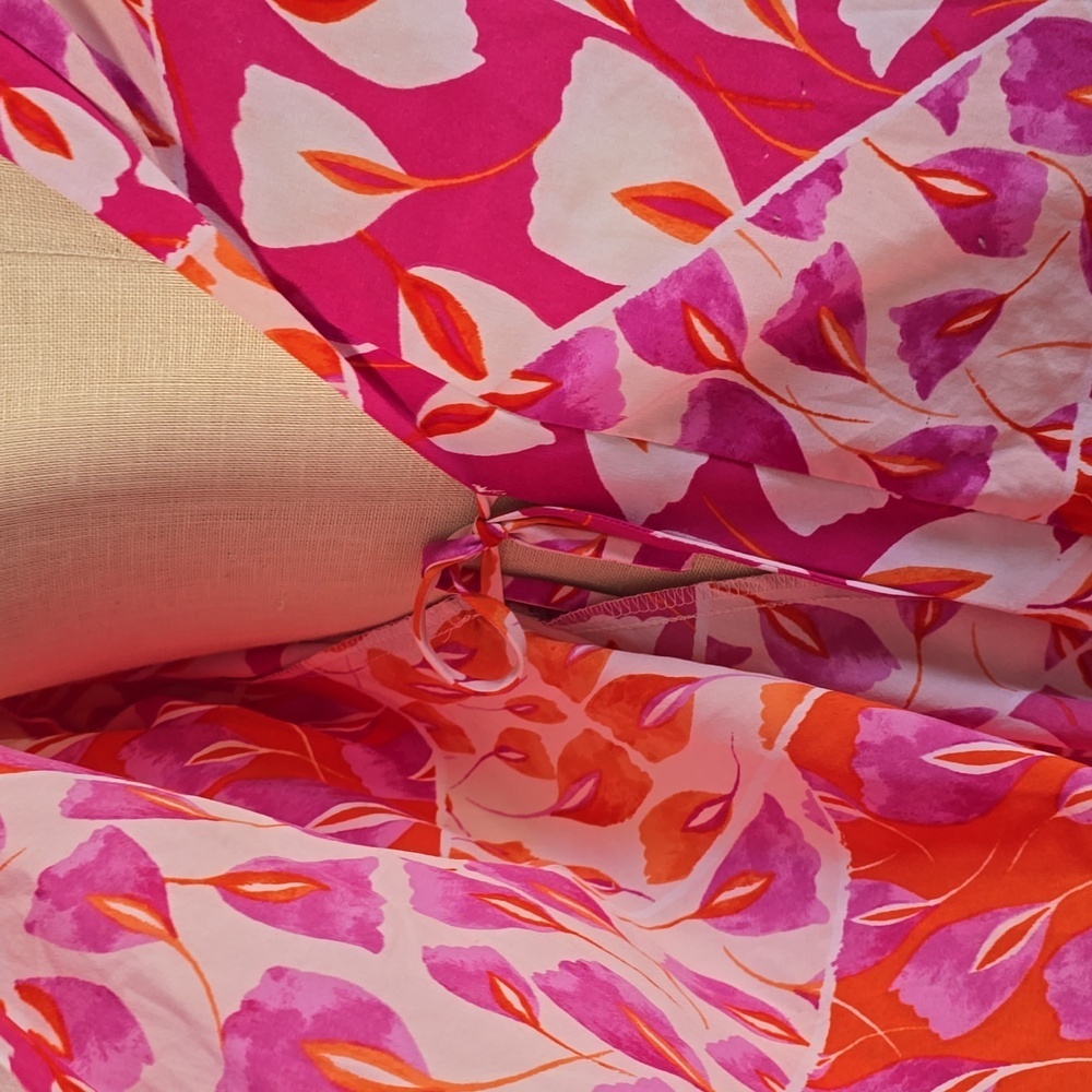 Natori Floral Print Mini Robe - Picture 8 of 10